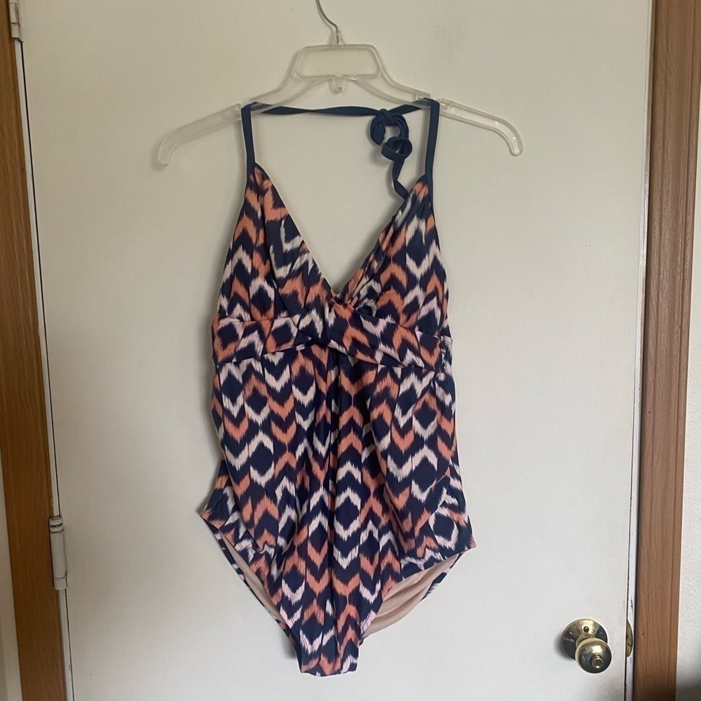 Liz lange maternity 1 piece swimsuits